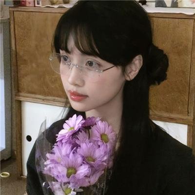 坐在门口的幽灵
